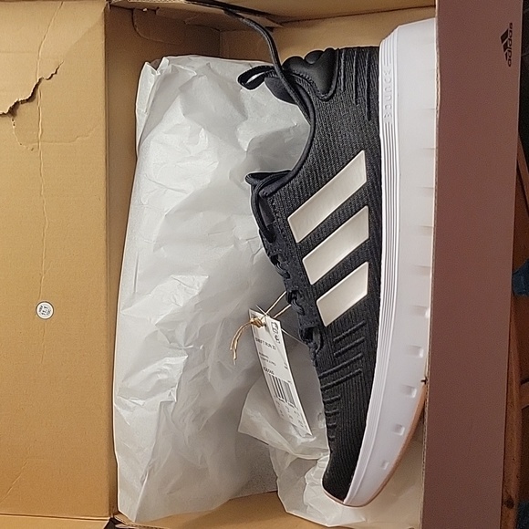 adidas Shoes - Adidas swift run 23